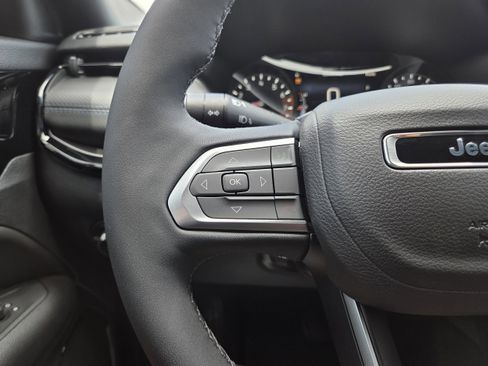 New 2026 Jeep Compass Latitude image 39