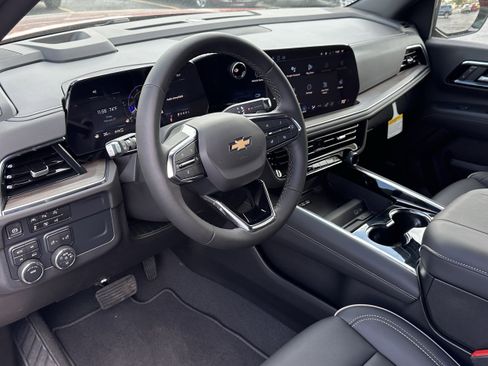 New 2025 Chevrolet Suburban Premier AWD/4WD image 20