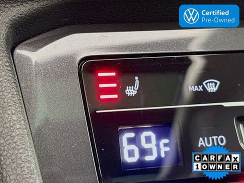 Certified 2022 Volkswagen Tiguan SE w/ Panoramic Sunroof Package image 20