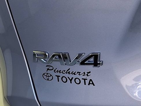 Used 2025 Toyota RAV4 XLE FWD image 41