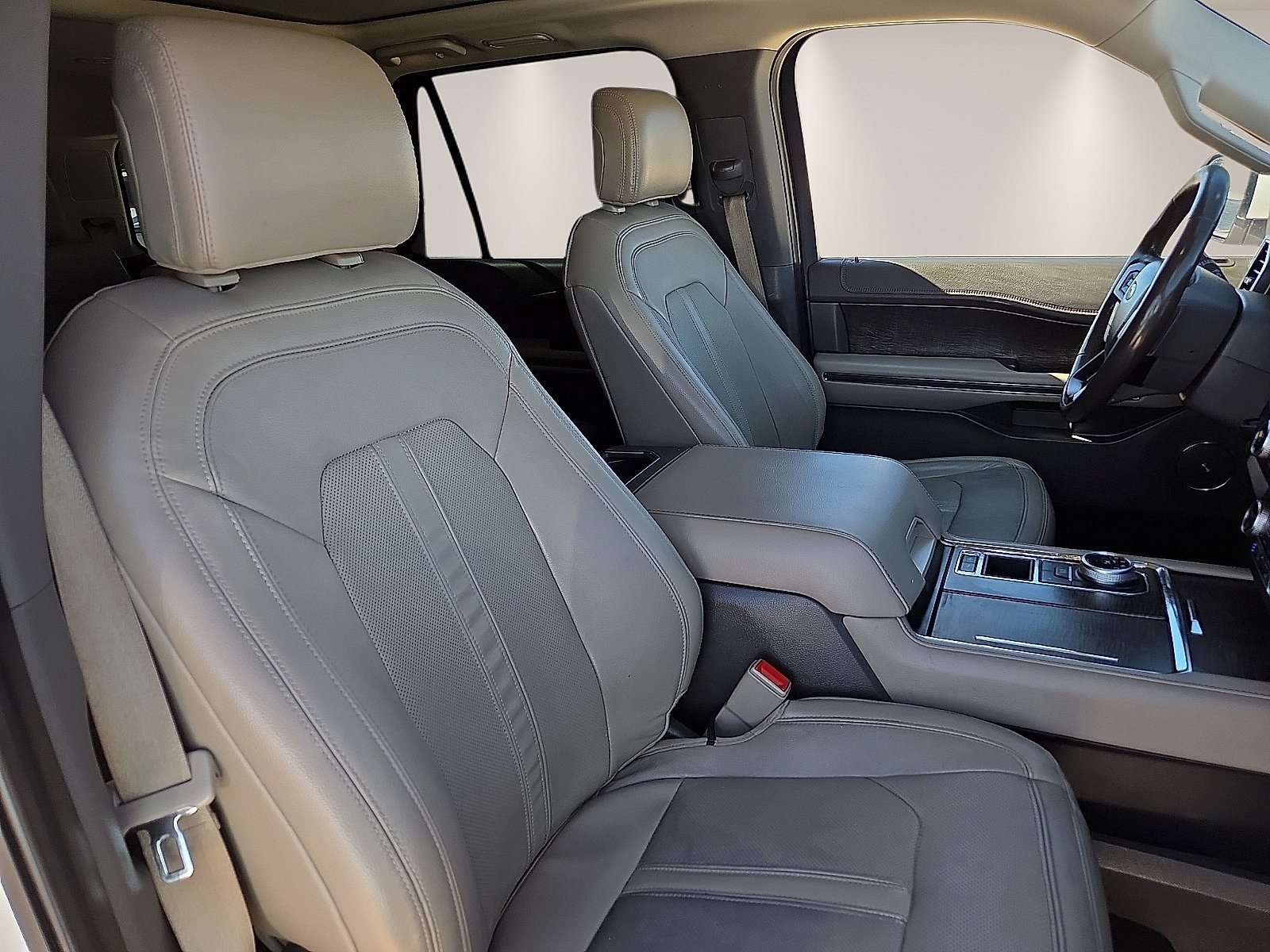 Used 2020 Ford Expedition Limited w/ Equipment Group 302A RWD image 8