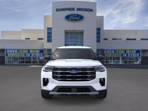 New 2025 Ford Explorer Active w/ Active Comfort Package AWD/4WD image 6