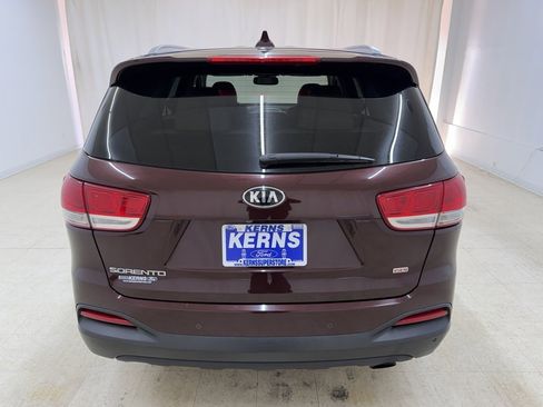 Used 2018 Kia Sorento LX image 4