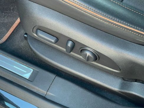 Used 2023 GMC Acadia AT4 w/ Preferred Package image 7