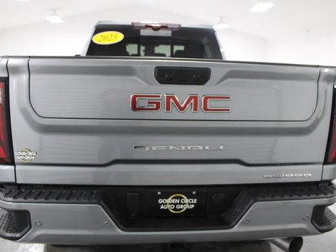 Used 2025 GMC Sierra 2500 Denali w/ Denali Reserve Package image 8