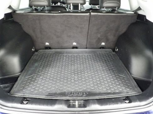 Used 2019 Jeep Compass Latitude w/ Cold Weather Group image 7