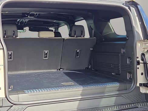 New 2026 GMC Hummer EV SUV image 9