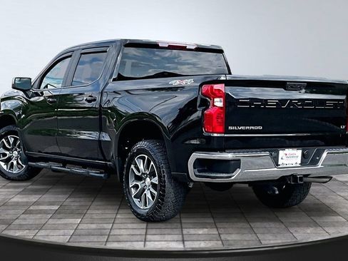 Used 2023 Chevrolet Silverado 1500 LT AWD/4WD image 7