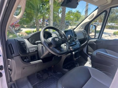 Used 2025 RAM ProMaster 2500 w/ Convenience Group FWD image 7
