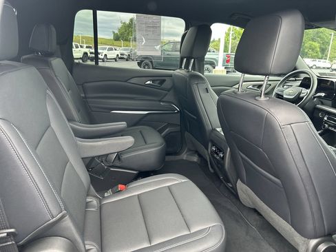 Used 2026 Chevrolet Traverse LT AWD/4WD image 17