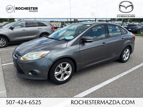 Used 2014 Ford Focus SE FWD image 1