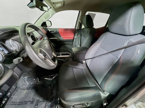Certified 2022 Toyota Tacoma SR5 image 19