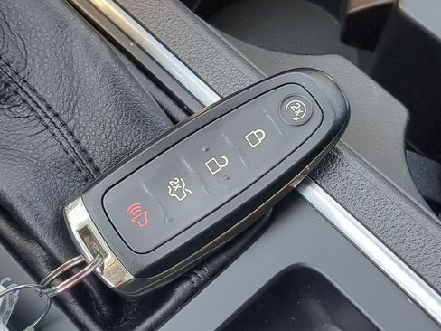 Used 2019 Ford Escape SE FWD image 36