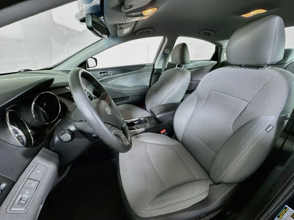 Used 2013 Hyundai Sonata GLS w/ Popular Equipment Pkg FWD image 19