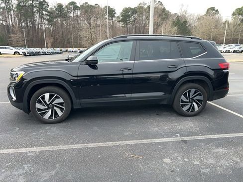 Used 2025 Volkswagen Atlas SE image 9