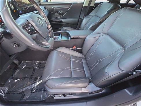 Used 2024 Lexus ES 300h Ultra Luxury FWD image 17
