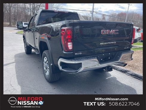 Used 2024 GMC Sierra 2500 SLE w/ SLE Value Package; image 3