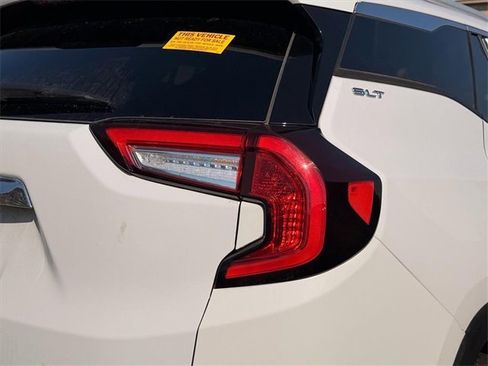 Used 2022 GMC Terrain SLT image 15