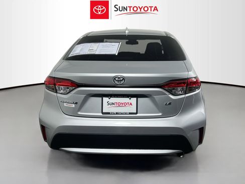 Used 2021 Toyota Corolla LE w/ LE Convenience Package FWD image 5