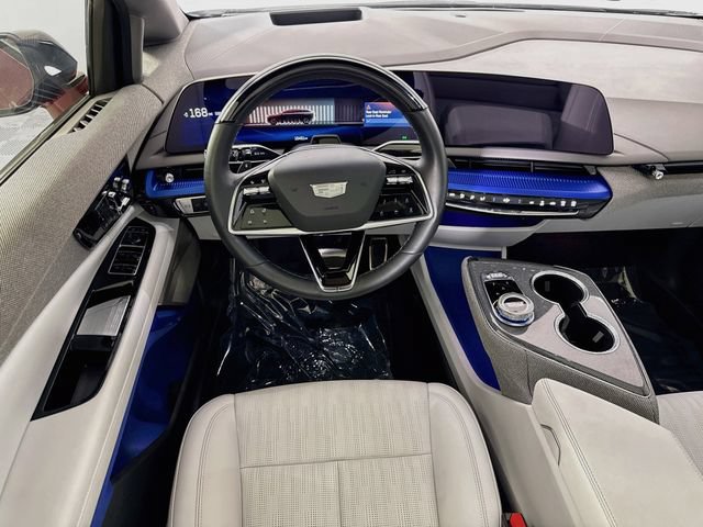 Used 2025 Cadillac Optiq Sport 2 w/ LPO, Floor Liner Package AWD/4WD image 23
