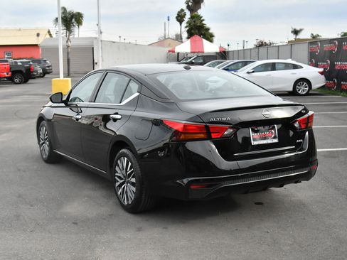 Used 2024 Nissan Altima 2.5 SV image 6