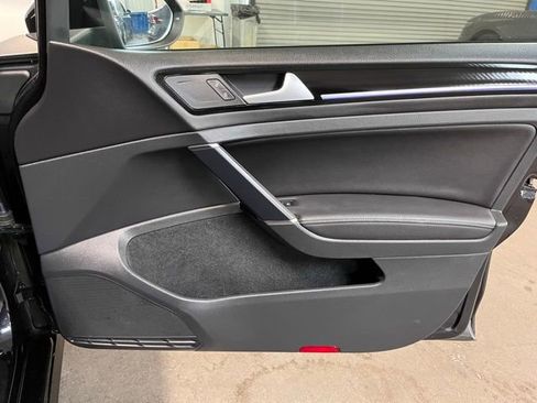 Used 2015 Volkswagen Golf R 4-Door image 11