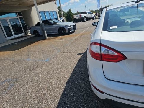 Used 2018 Ford Fiesta S FWD image 8