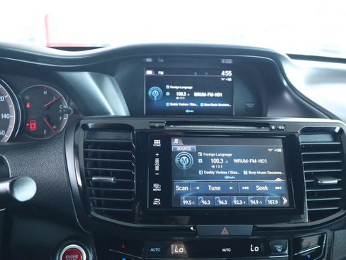 Used 2016 Honda Accord EX image 24