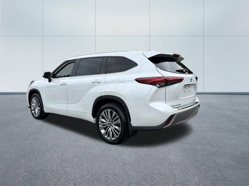 Used 2022 Toyota Highlander Platinum AWD/4WD image 7