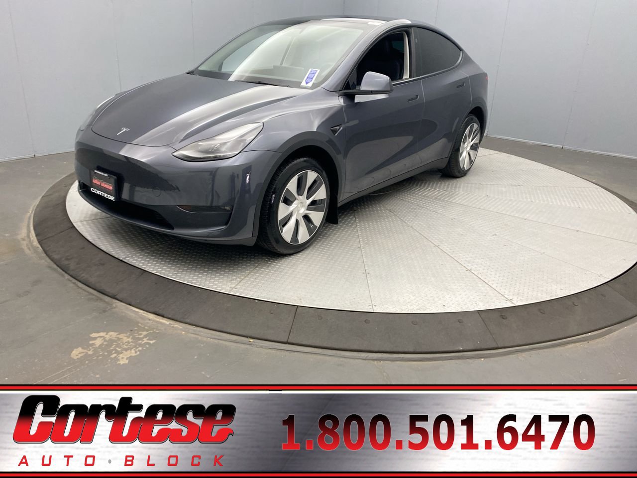 Used 2023 Tesla Model Y Long Range AWD/4WD image 1