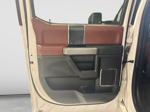 Used 2018 Ford F250 Platinum w/ Platinum Ultimate Package AWD/4WD image 22