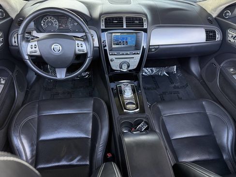 Used 2010 Jaguar XK Convertible image 13