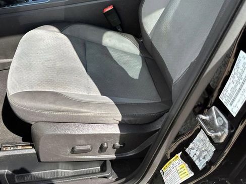 Used 2018 Ford Escape SE w/ SE Sync 3 Package FWD image 19