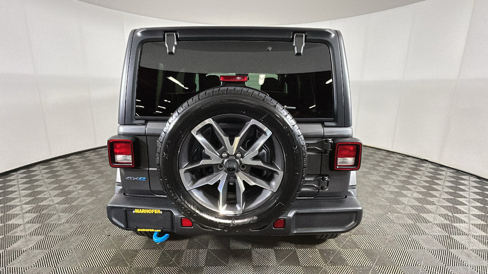Used 2024 Jeep Wrangler Unlimited w/ Convenience Group AWD/4WD image 4