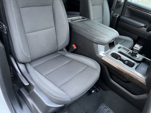 Used 2024 GMC Sierra 1500 Elevation image 22