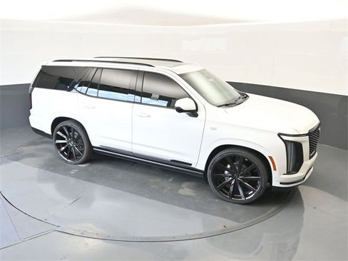 Used 2025 Cadillac Escalade Sport w/ Touring Package image 31