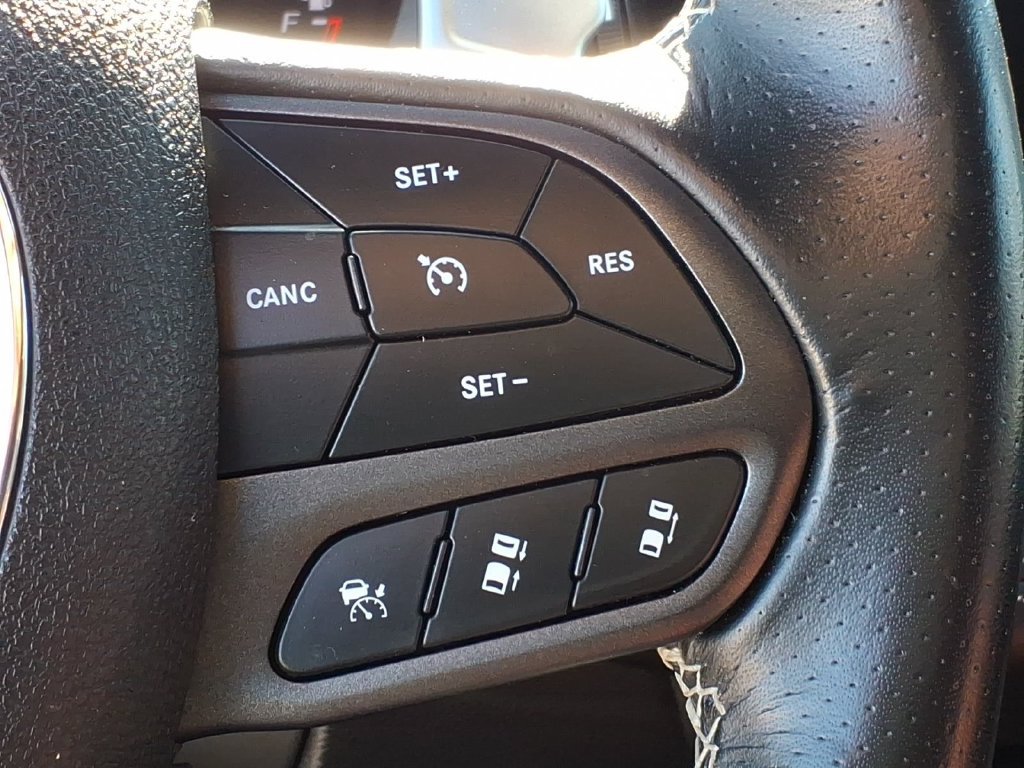 Used 2022 Dodge Durango SRT w/ Technology Group AWD/4WD image 11