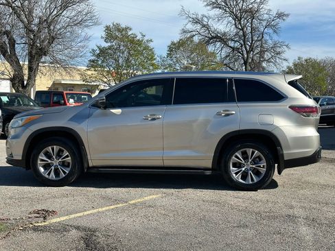 Used 2015 Toyota Highlander XLE image 3