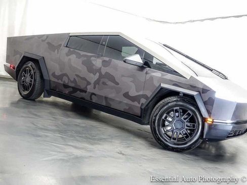Used 2024 Tesla Cybertruck Cyberbeast AWD/4WD image 5