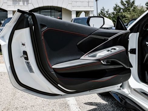 Used 2024 Chevrolet Corvette Z06 RWD image 35
