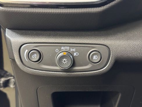 Used 2022 Chevrolet TrailBlazer LT w/ Convenience Package image 28