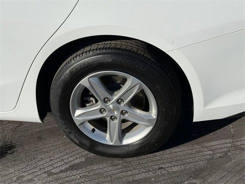 Used 2024 Chevrolet Malibu LT image 4