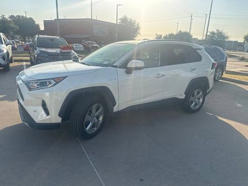 Used 2021 Toyota RAV4 Limited AWD/4WD image 7