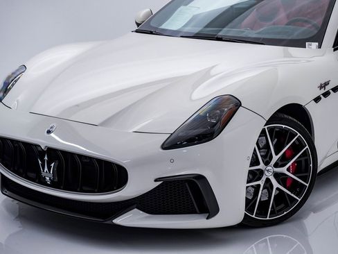 Used 2024 Maserati GranCabrio Trofeo image 4