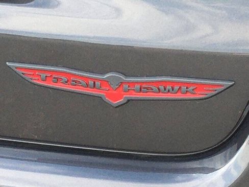 Used 2024 Jeep Compass Trailhawk w/ Sun and Sound Group AWD/4WD image 10