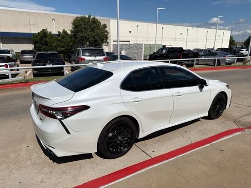 Used 2021 Toyota Camry XSE FWD image 5