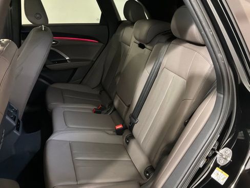 Certified 2025 Audi Q5 2.0T Premium w/ Convenience Package image 20