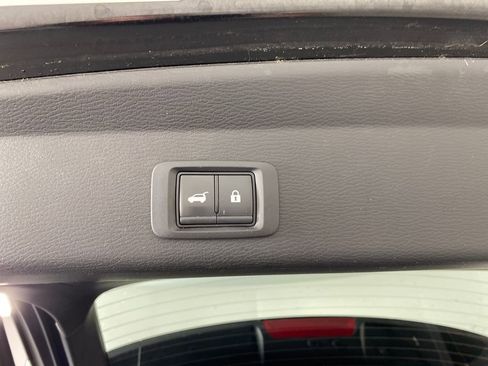 Used 2024 Mitsubishi Outlander SE image 28