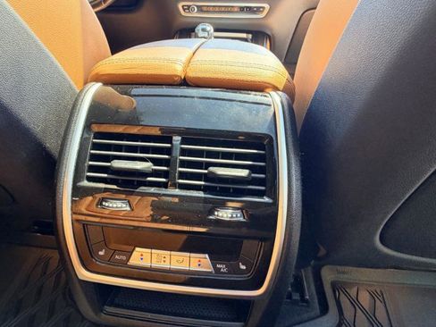 Used 2019 BMW X5 xDrive50i w/ M Sport Package AWD/4WD image 35