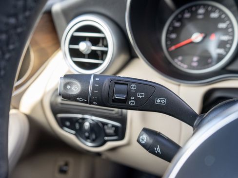 Used 2022 Mercedes-Benz GLC 300 4MATIC image 26